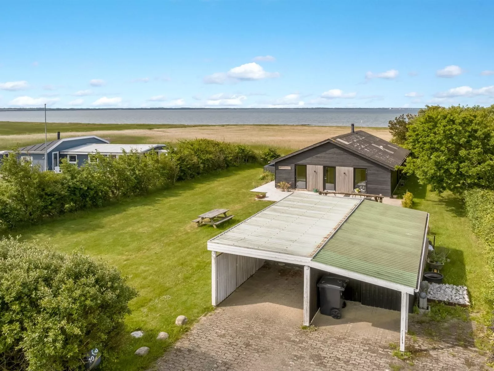 "Aslag" - 150m to the fjord-Draußen