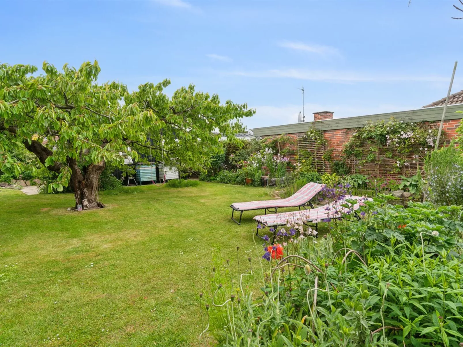 "Varma" - 25m from the sea-Draußen