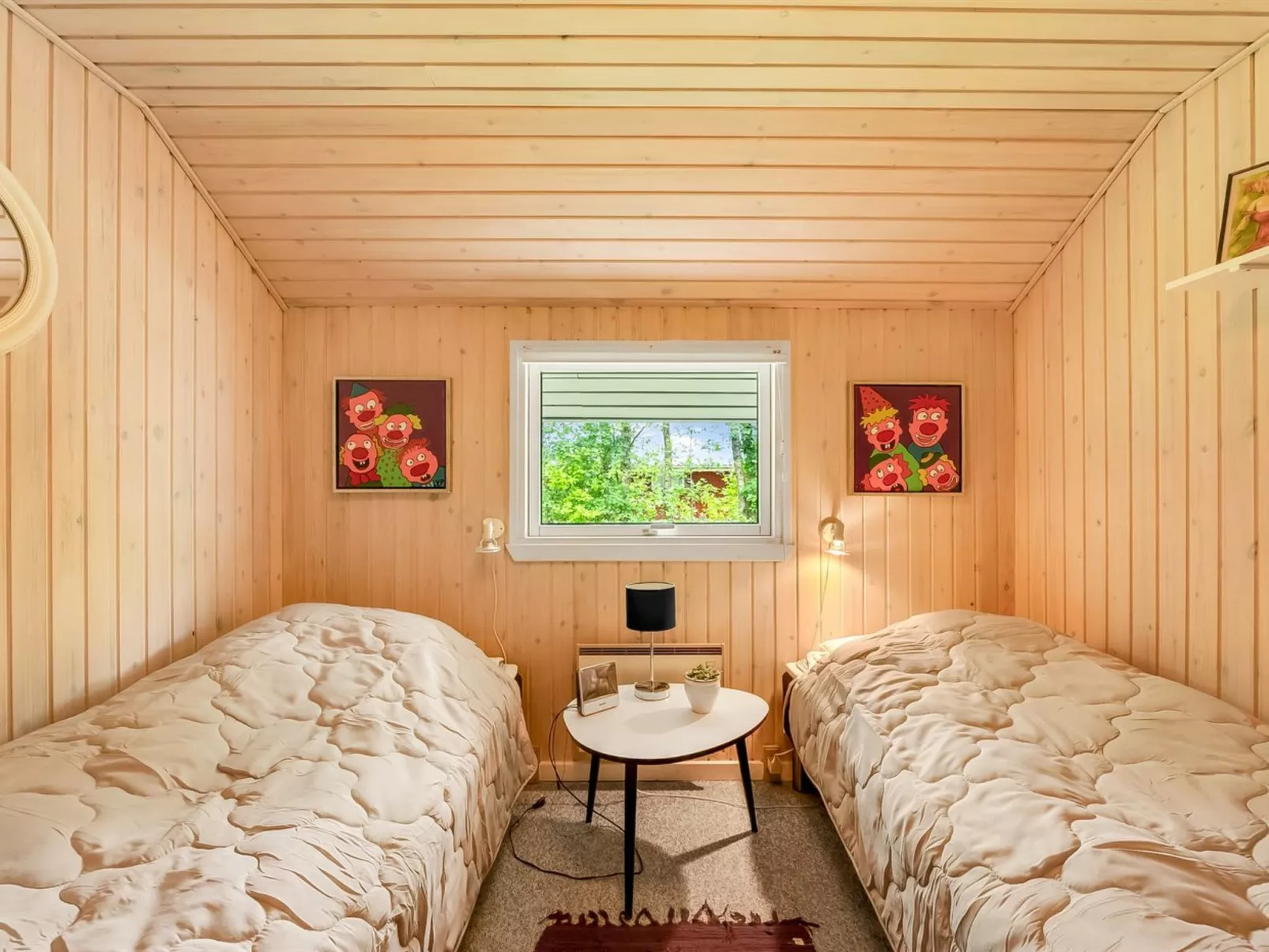 "Wenche" - 600m to the fjord-Inside