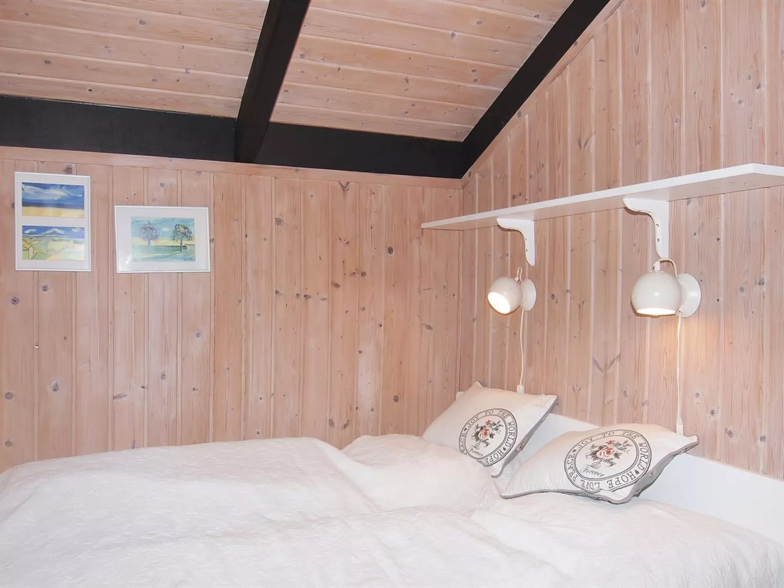 "Throkil" - 450m to the fjord-Drinnen