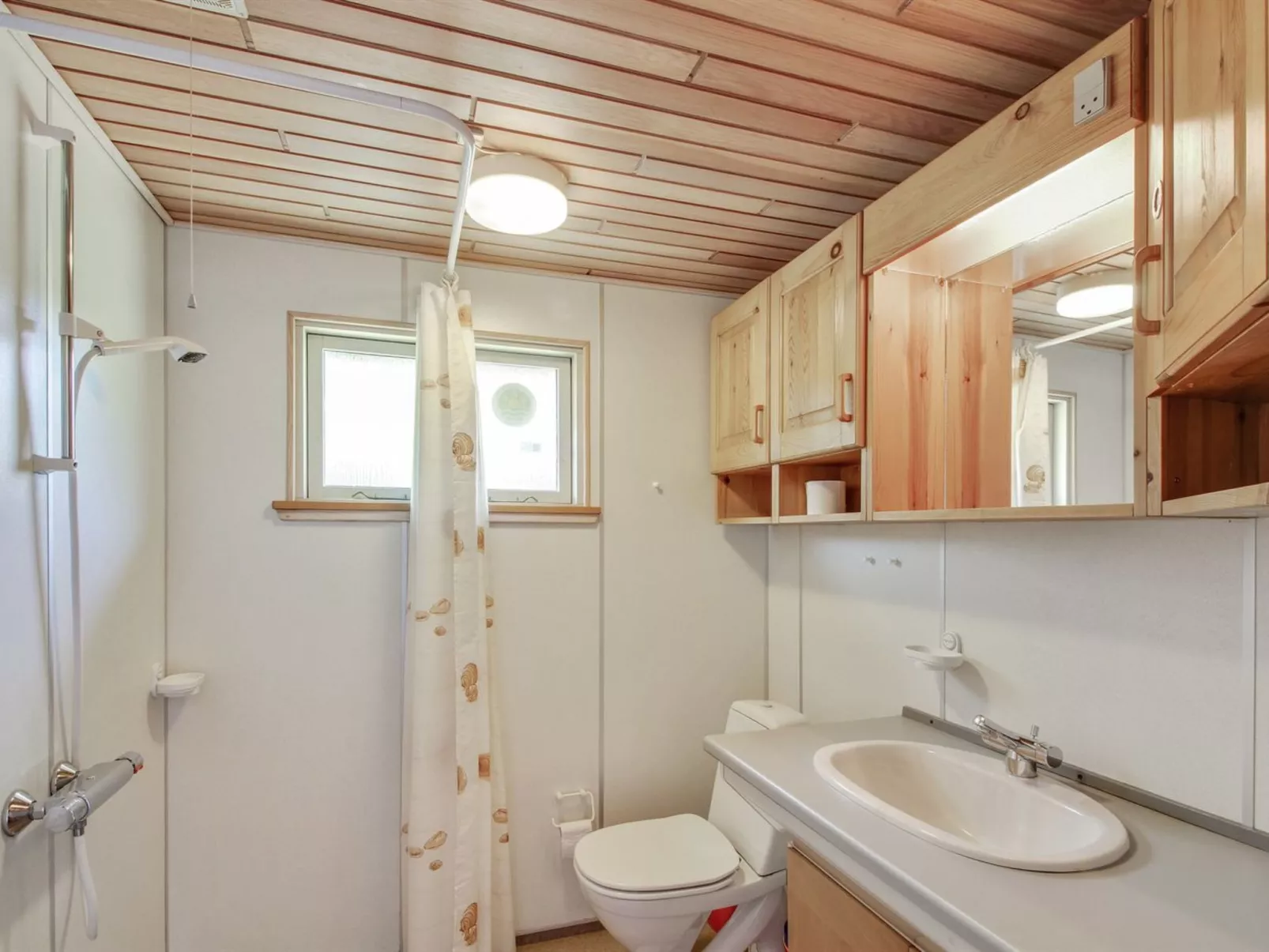 "Jaane" - 650m to the fjord-Dedans