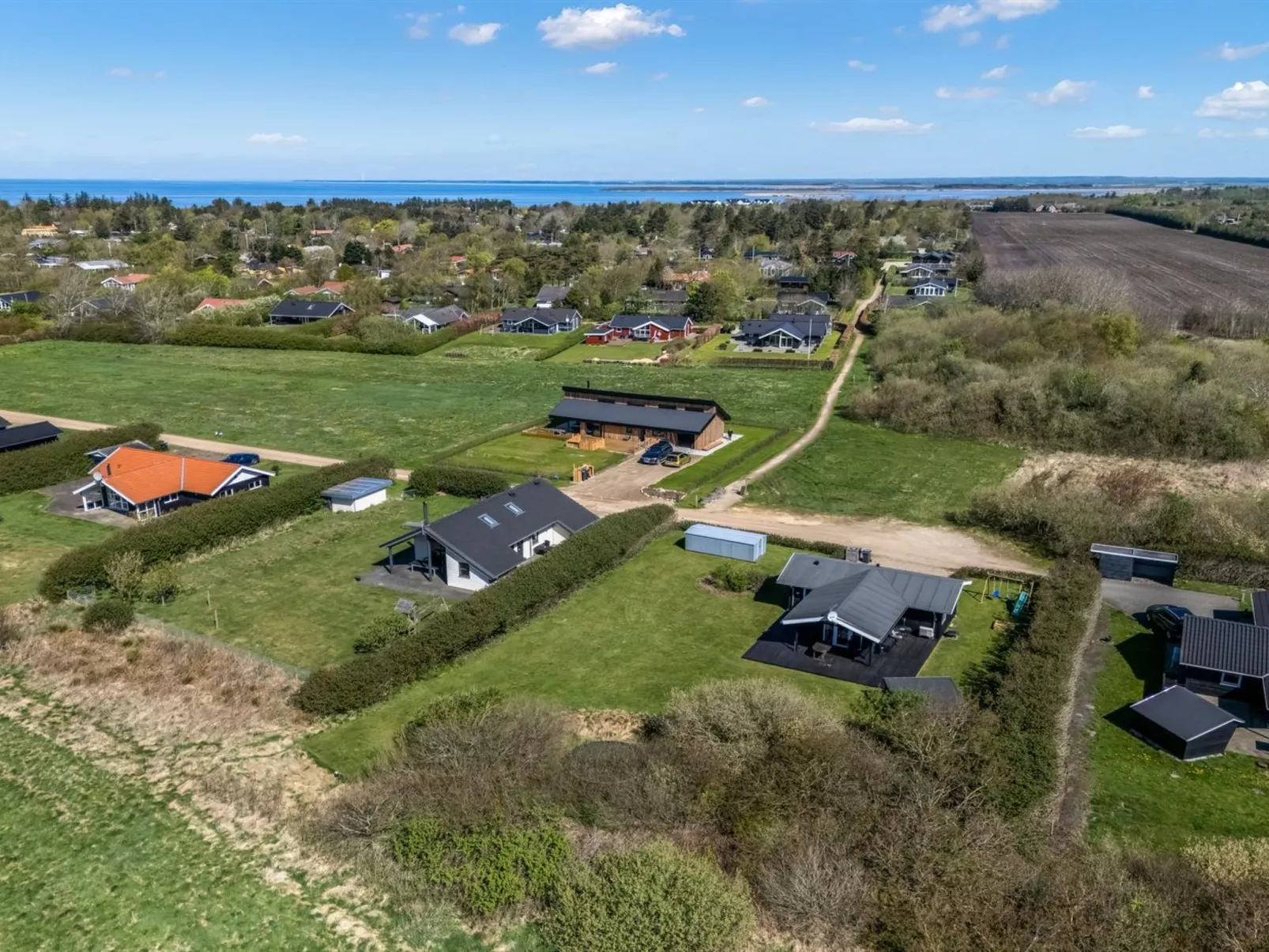 "Holm" - 700m to the fjord-Outside