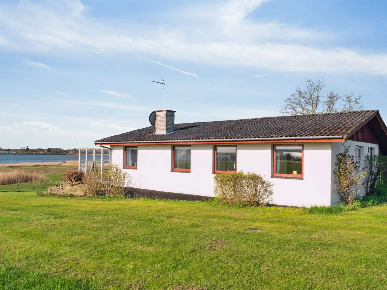 "Velika" - 25m to the fjord-Outside