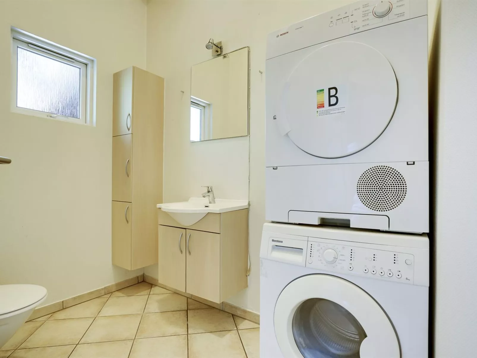 "Hughe" - 300m from the sea-Drinnen