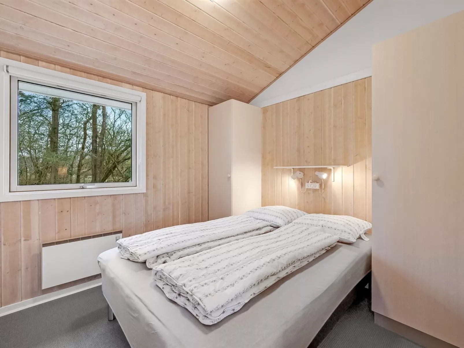 "Marten" - 1.2km to the fjord-Inside