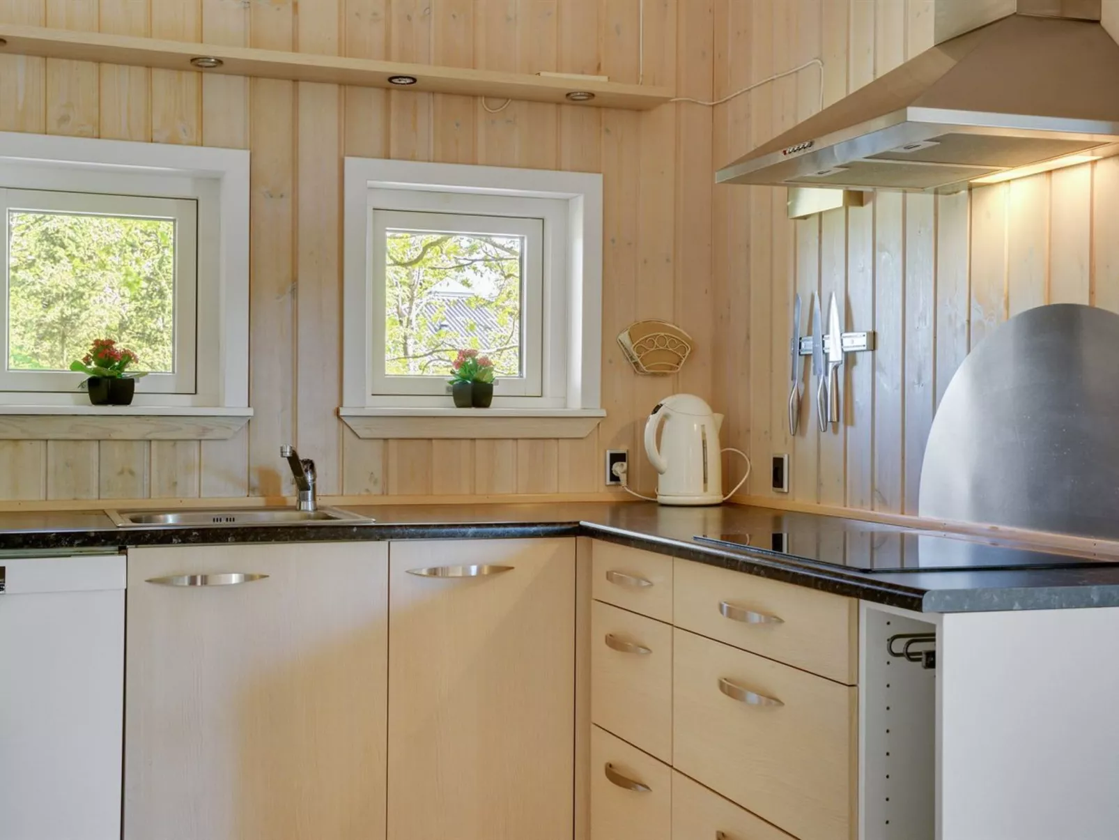 "Ebbi" - 36km from the sea-Inside