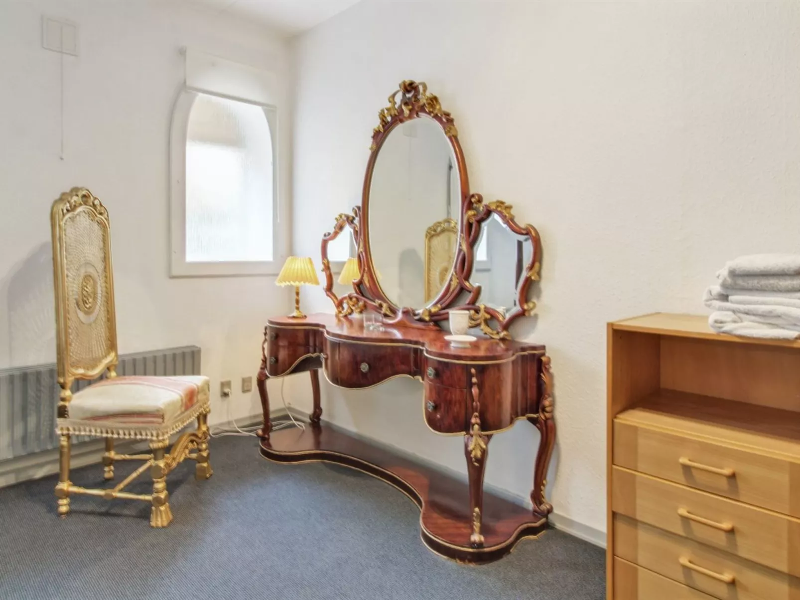 "Herman" - 22km from the sea-Inside