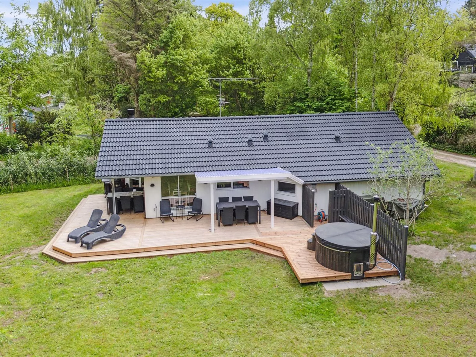 "Juke" - 425m from the sea-Outside