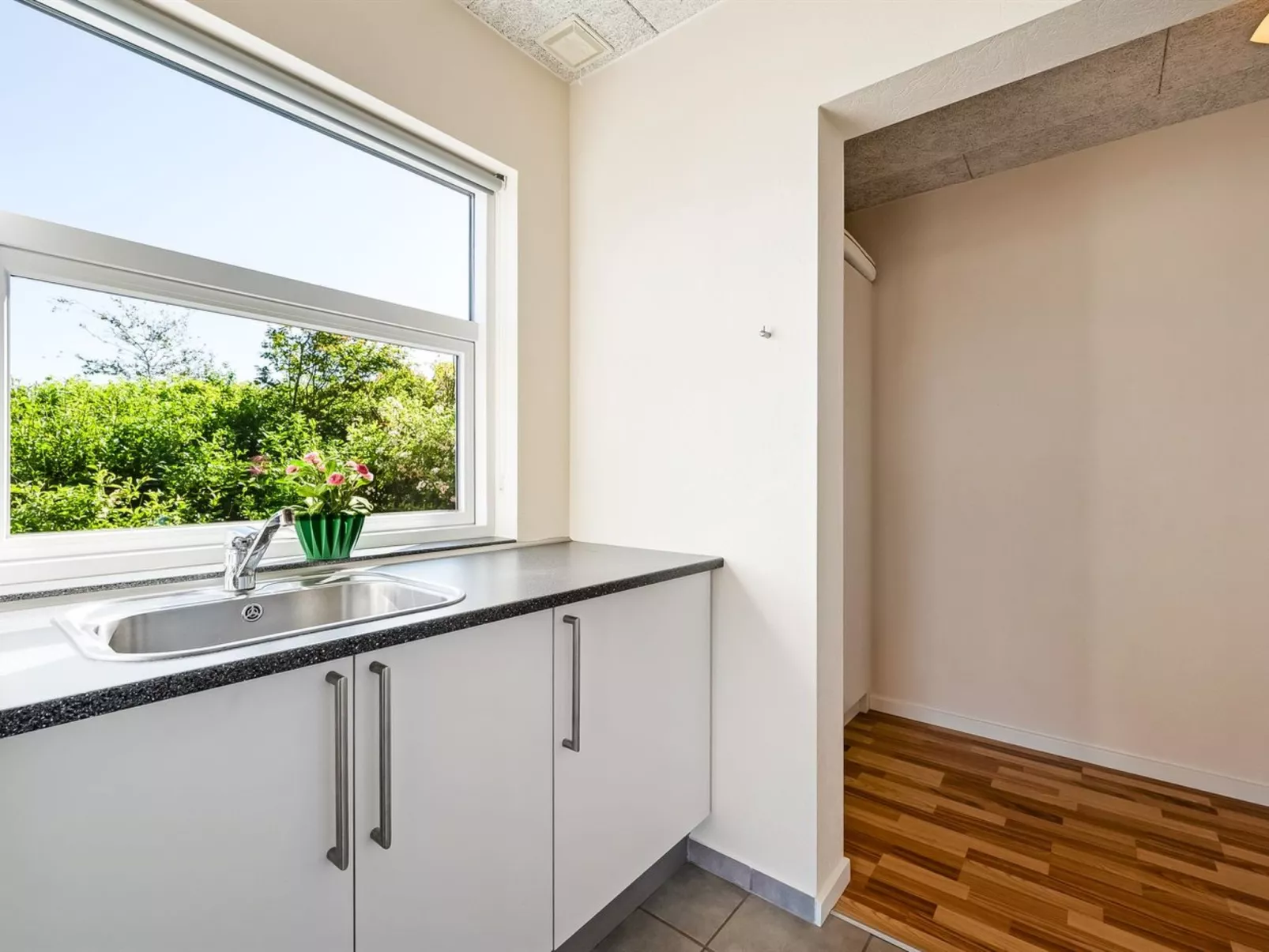 "Hedevig" - 800m to the fjord-Inside