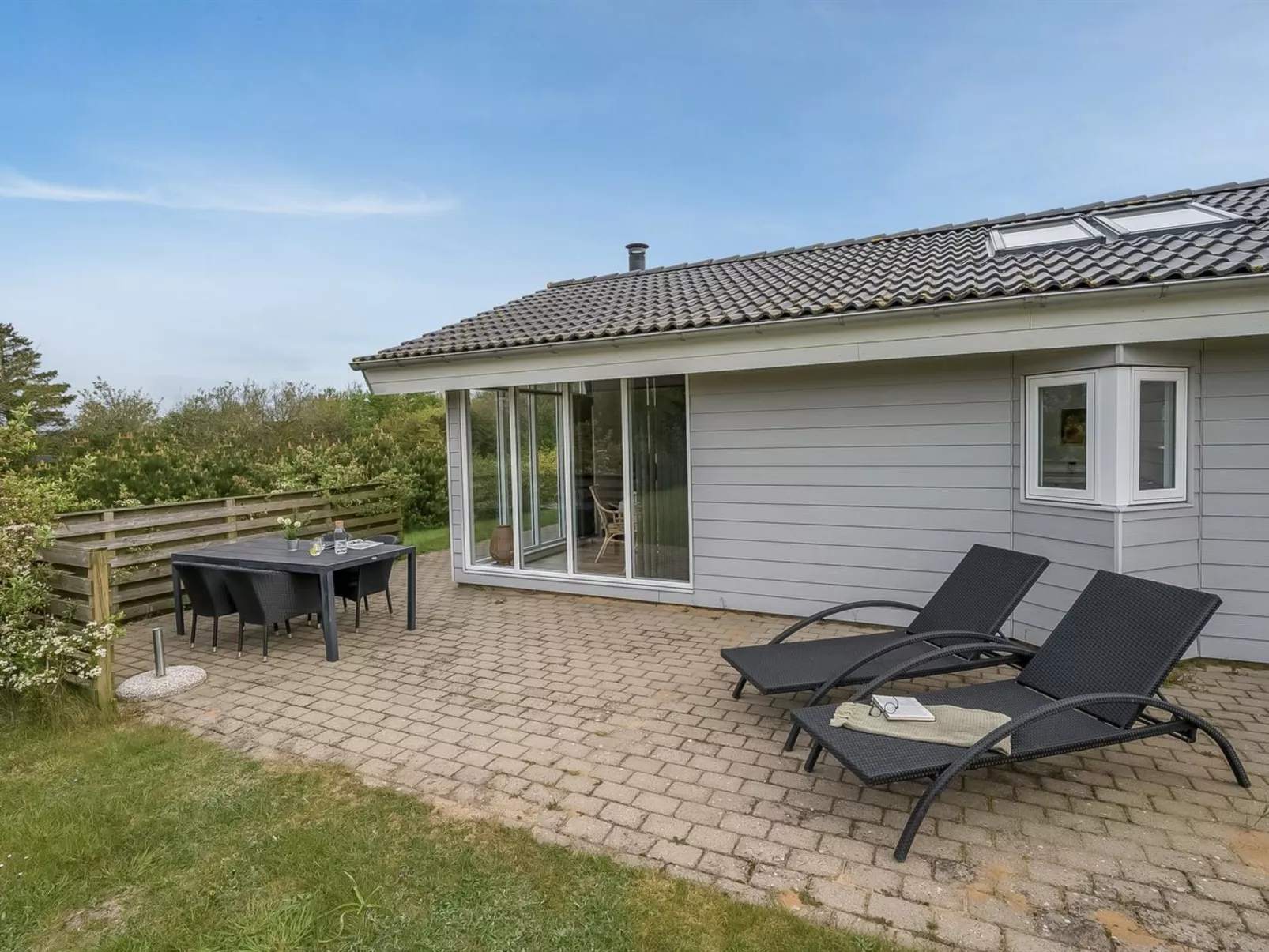 "Heide" - 750m to the fjord-Outside