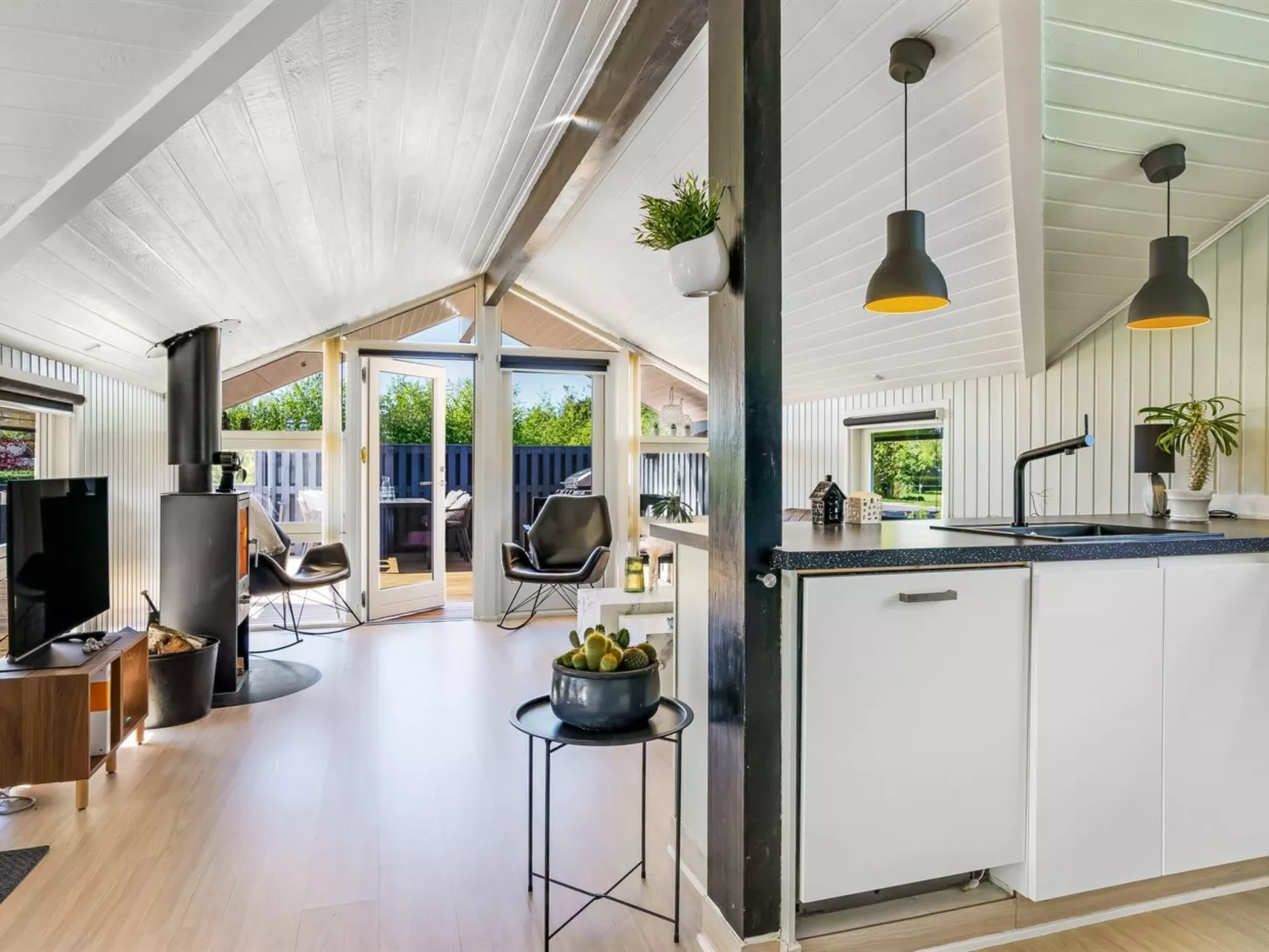 "Bryti" - 500m from the sea-Inside