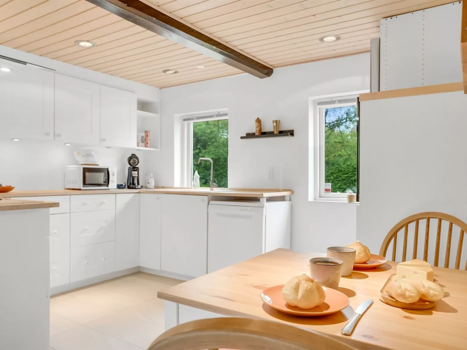 "Onida" - 5.5km from the sea-Inside