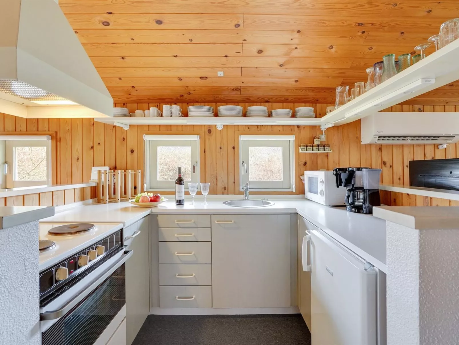 "Alwin" - 2.5km from the sea-Inside