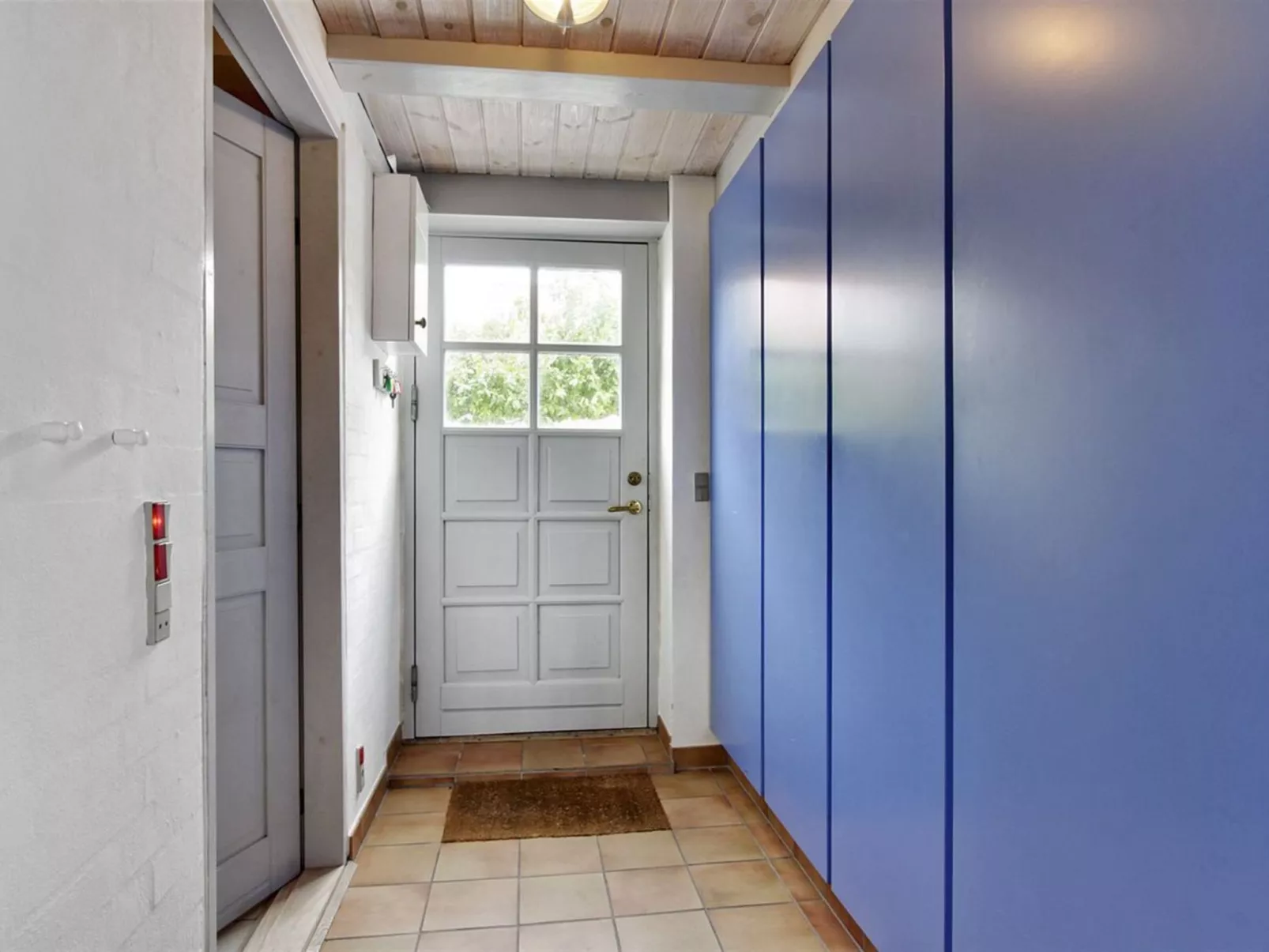 "Pauliina" - 10m to the fjord-Drinnen