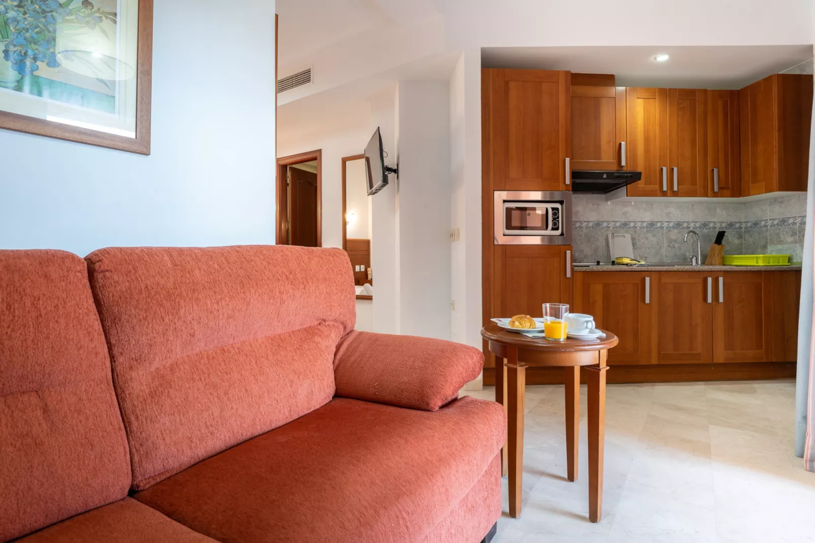 CT 240 - Beachfront Apartment -Don Juan Manilva-Salon