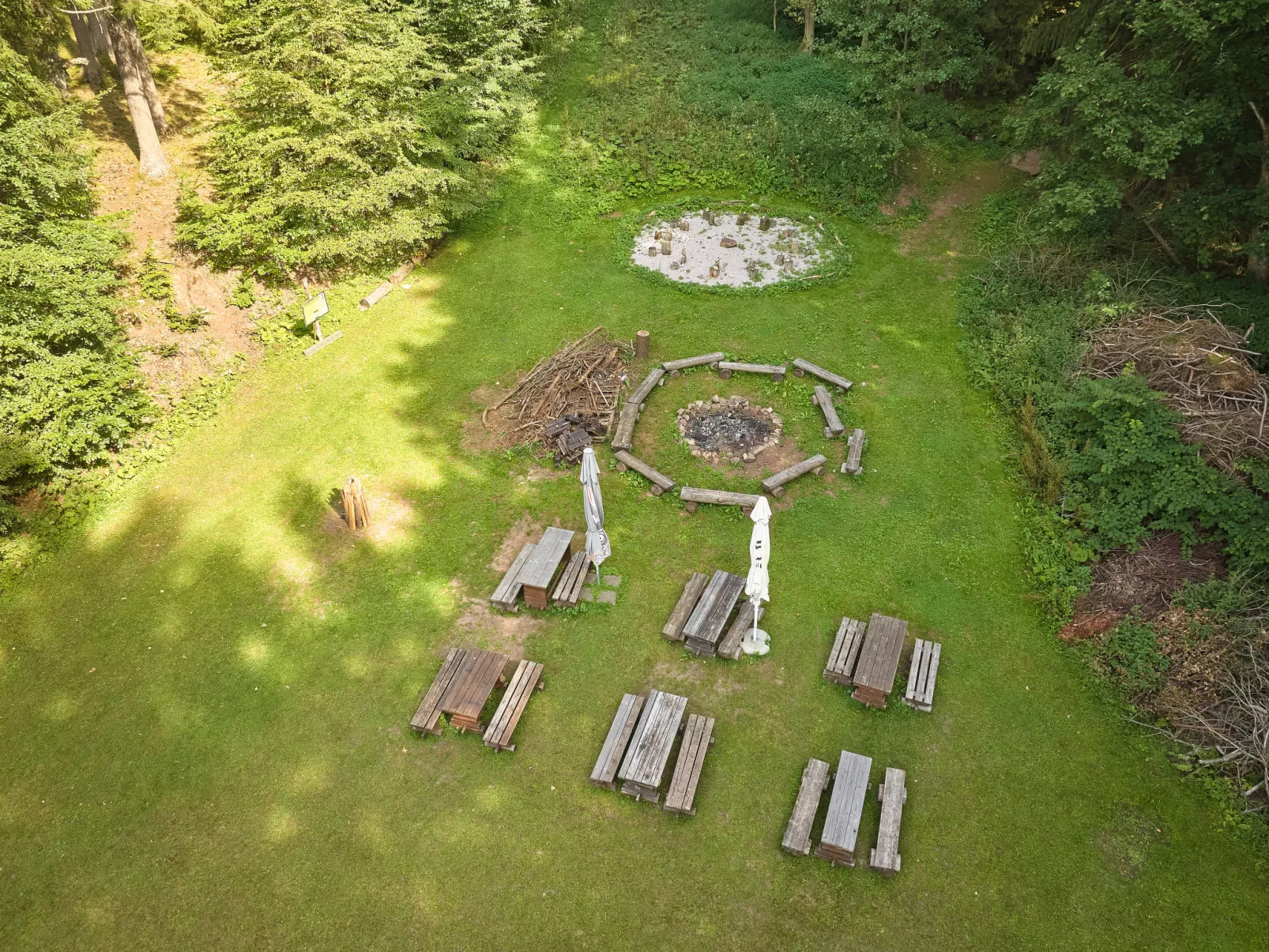 Luxe Timber Lodge & Pet Retreat-Outside