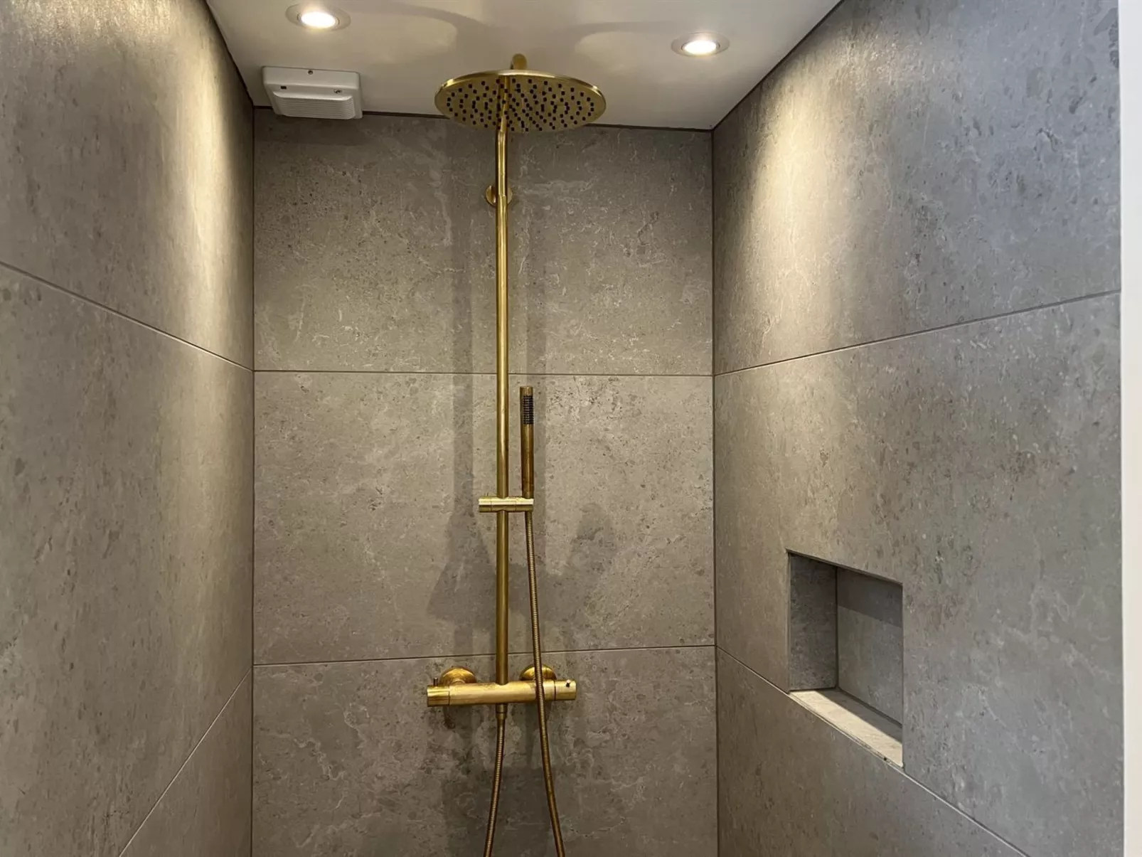 "Alita" - 300m from the sea-Inside