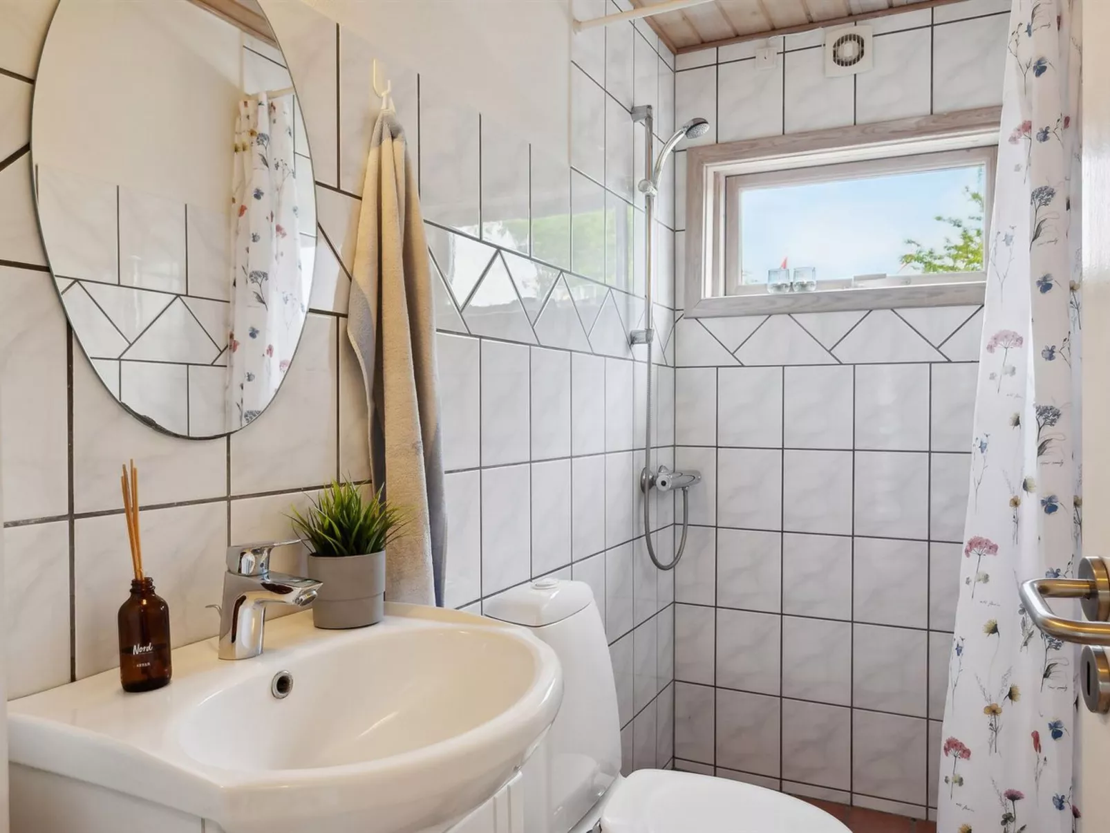 "Felicity" - 250m from the sea-Inside