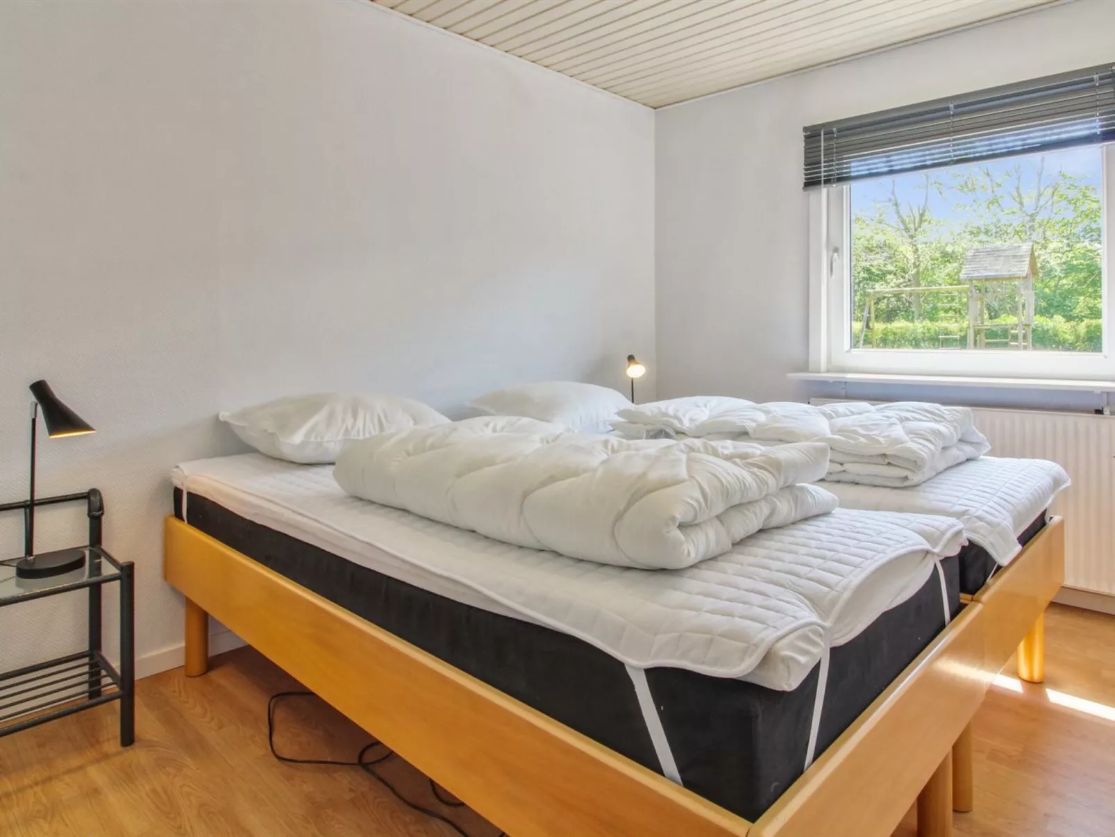 "Aku" - 24km from the sea-Drinnen