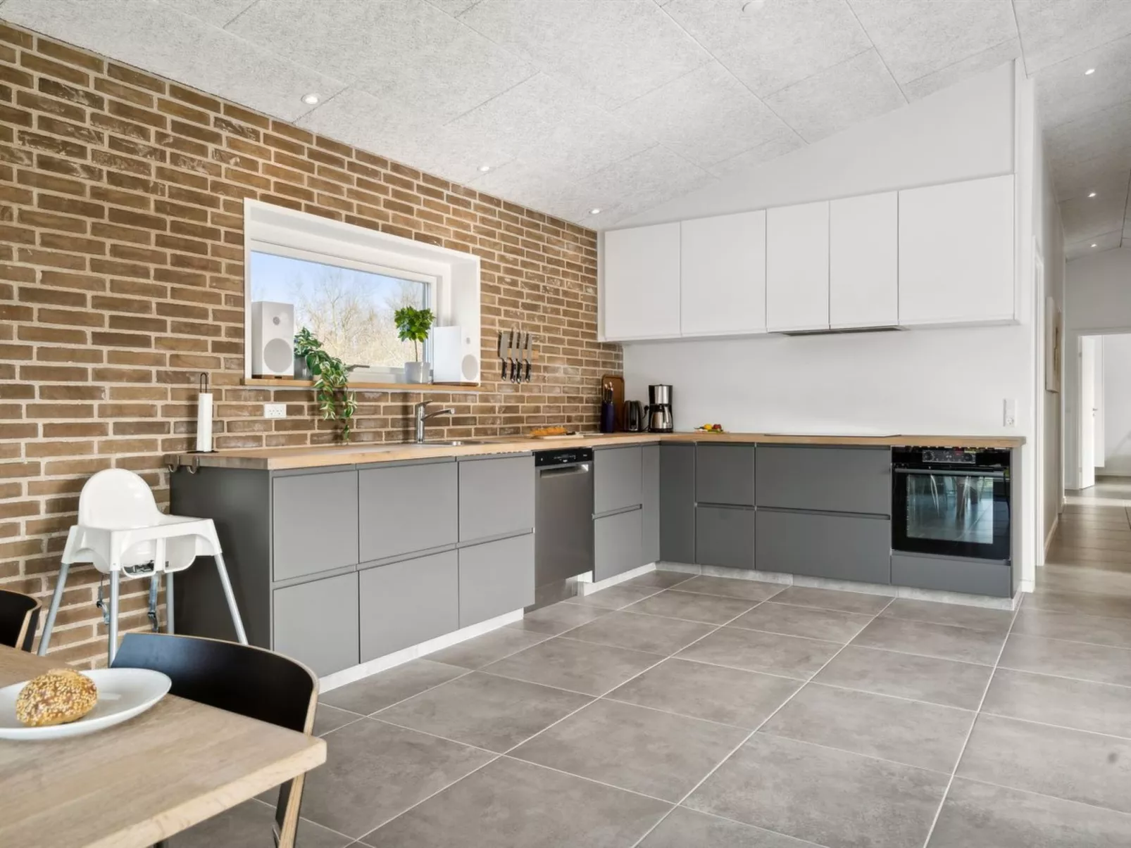 "Asel" - 350m from the sea-Inside