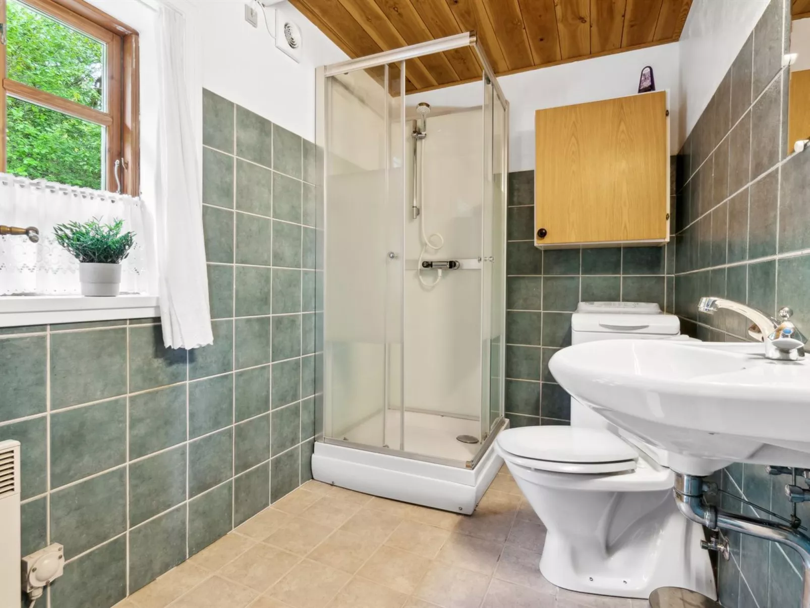 "Thana" - 8km from the sea-Dedans