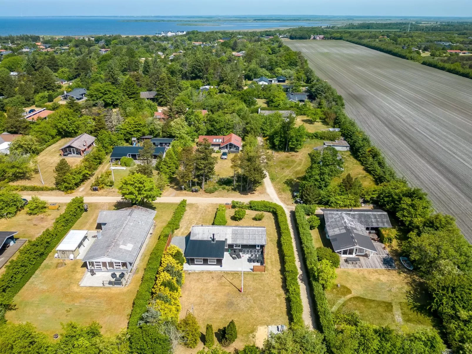 "Eira" - 350m to the fjord-Draußen