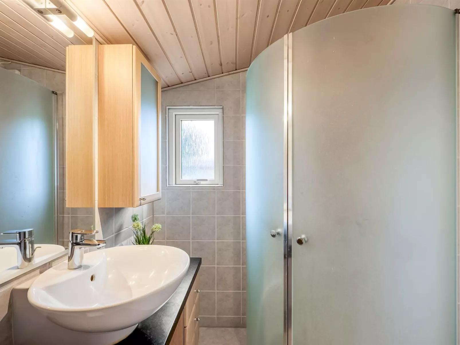 "Bosi" - 100m to the fjord-Inside