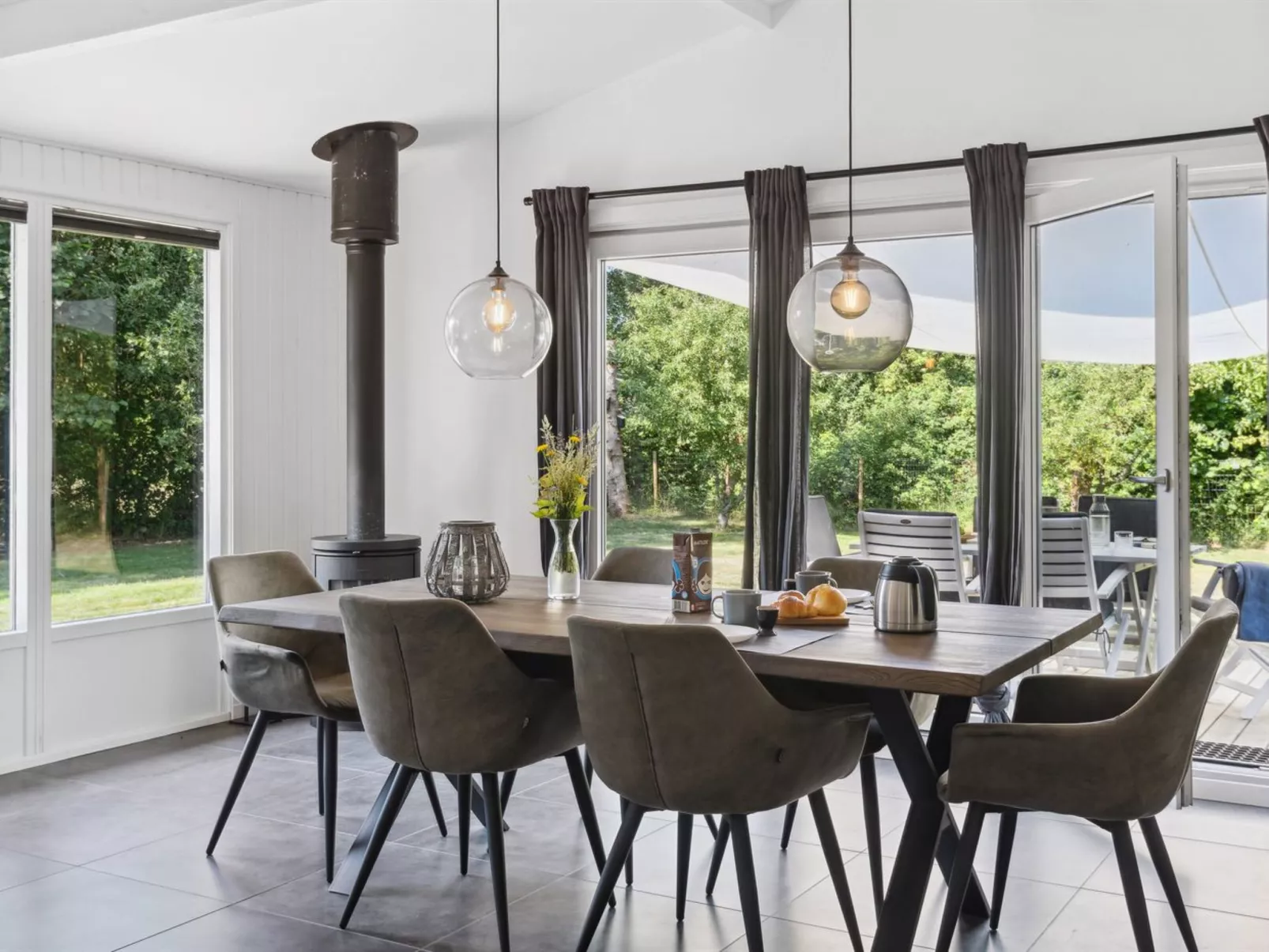 "Thordgrim" - 600m from the sea-Inside