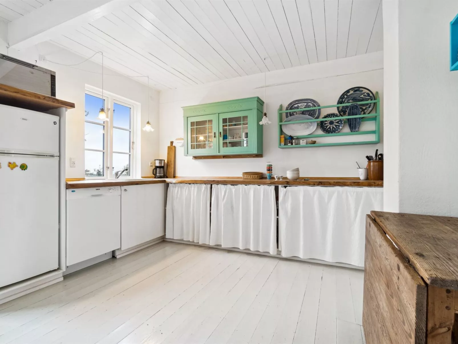 "Torbjörn" - 2.5km from the sea-Inside