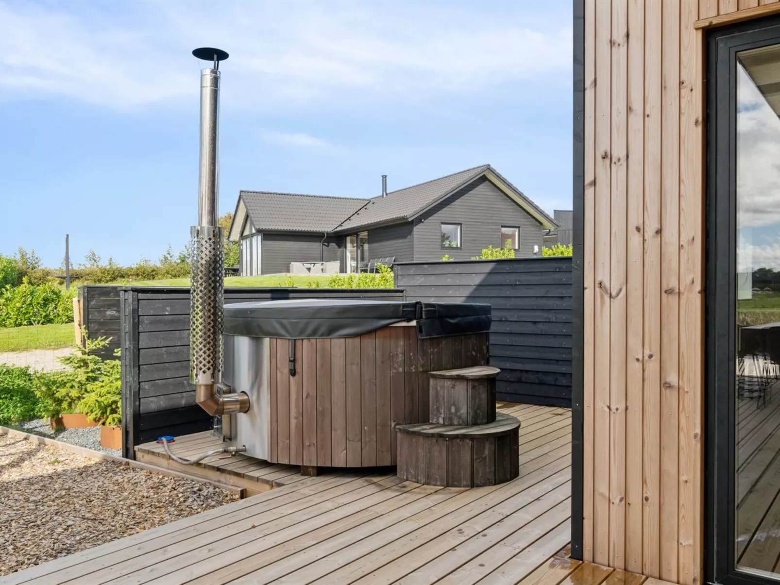 "Harrieth" - 300m from the sea-Inside