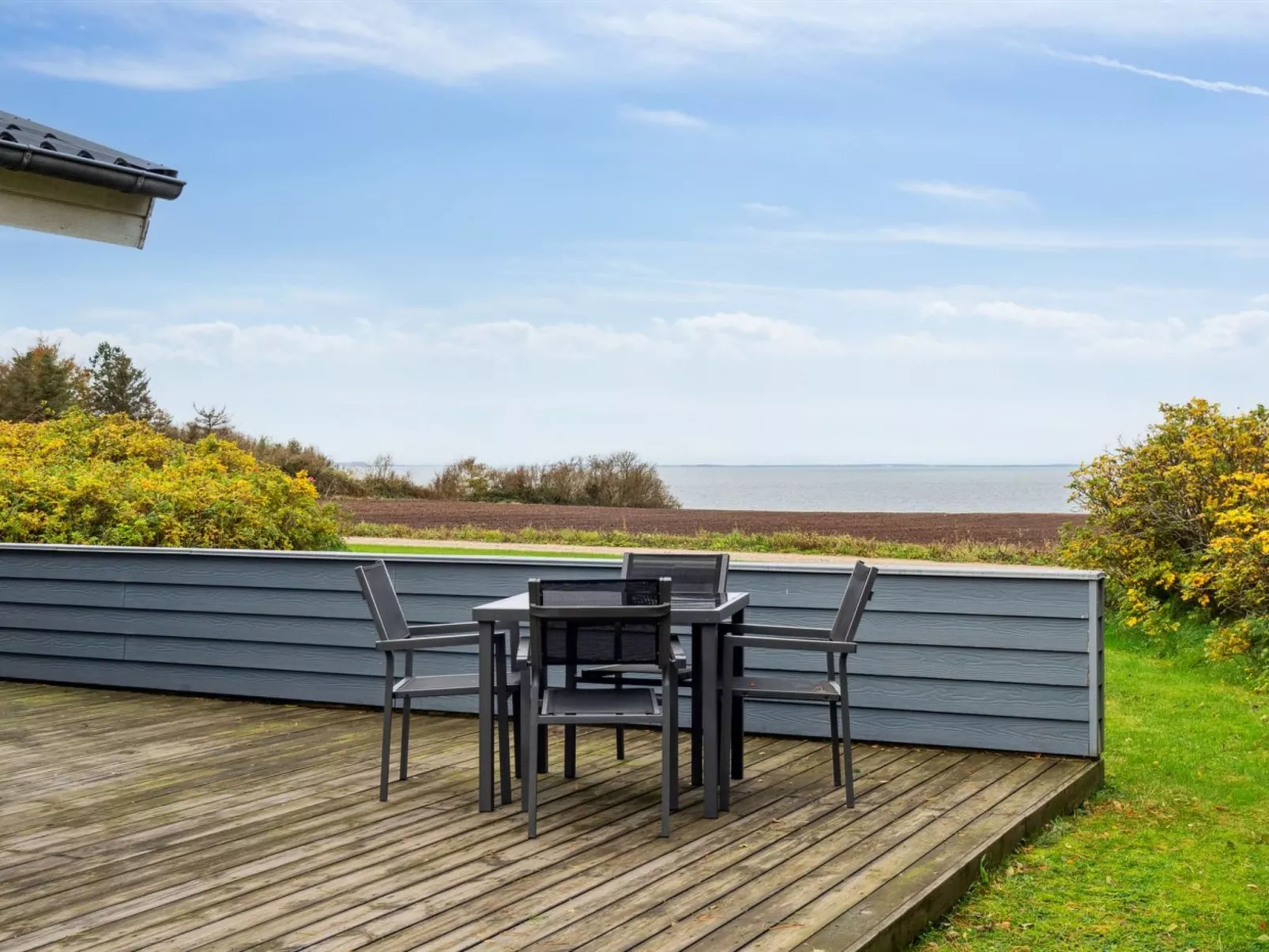 "Luchia" - 200m to the fjord-Draußen