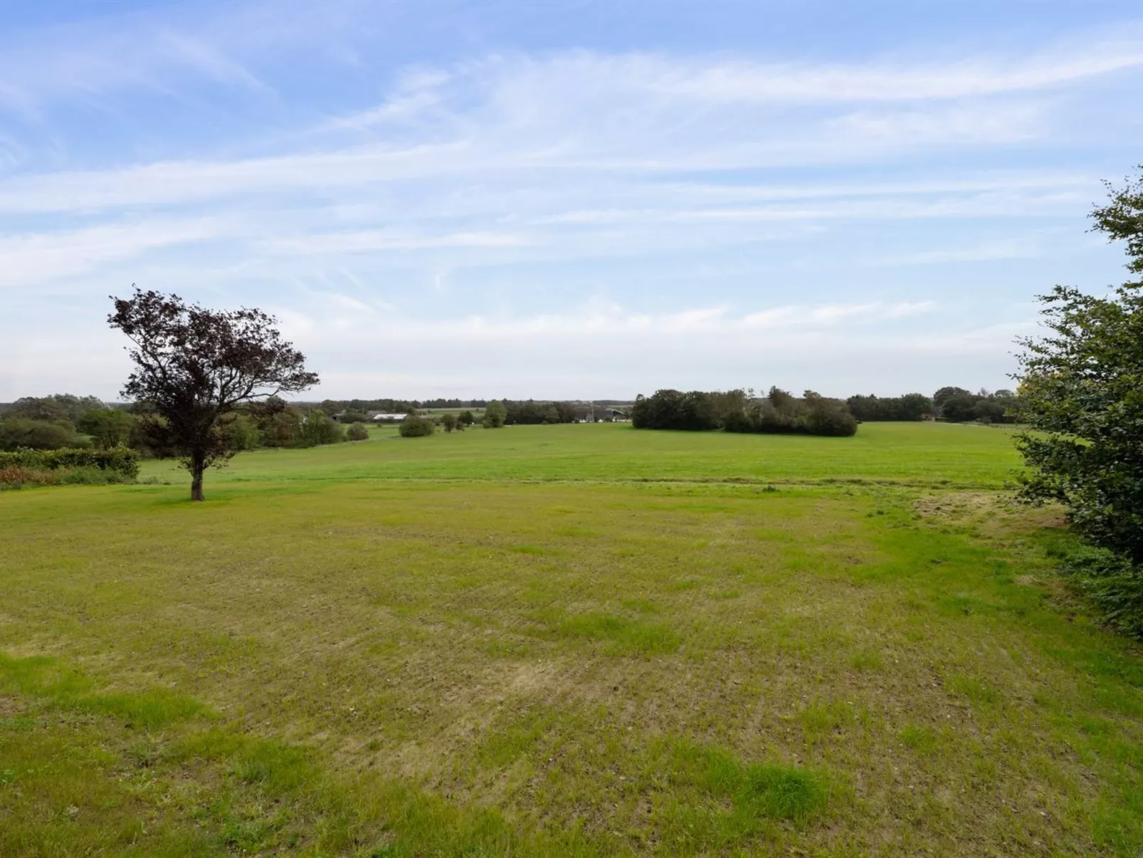 "Landuin" - 30km from the sea-Outside