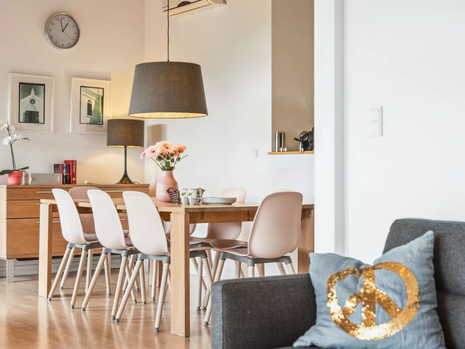 "Thjodulf" - 300m from the sea-Inside