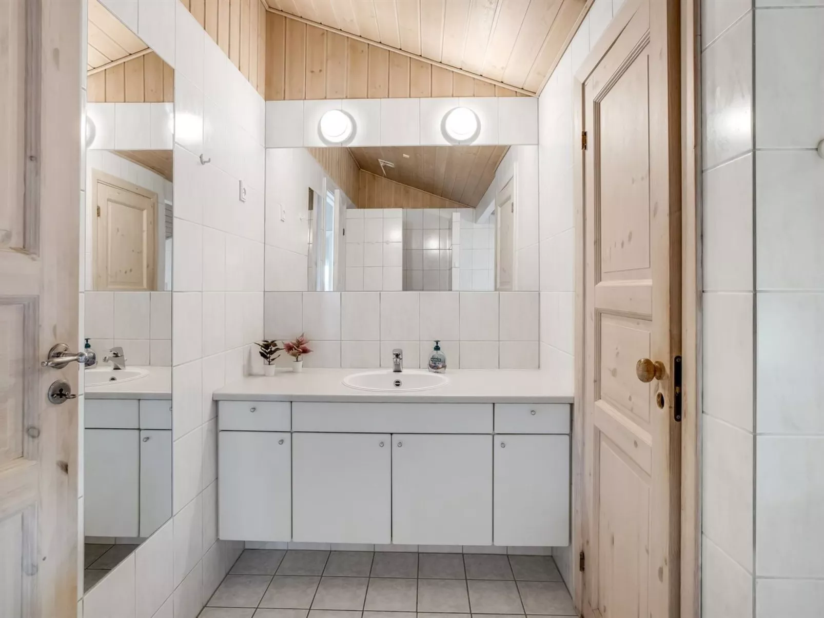 "Tineke" - 800m from the sea-Dedans