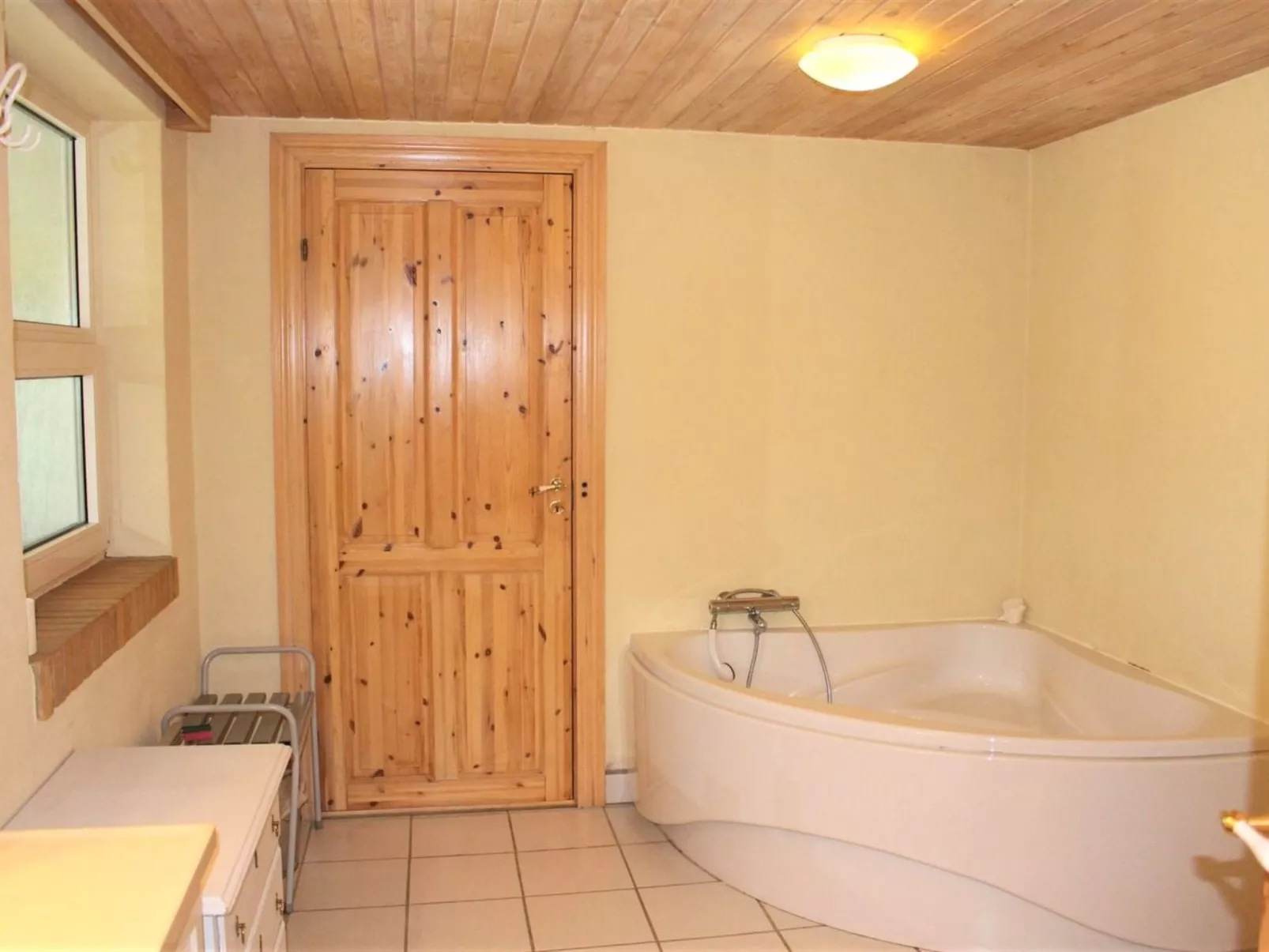 "Guthfrith" - 130m from the sea-Dedans