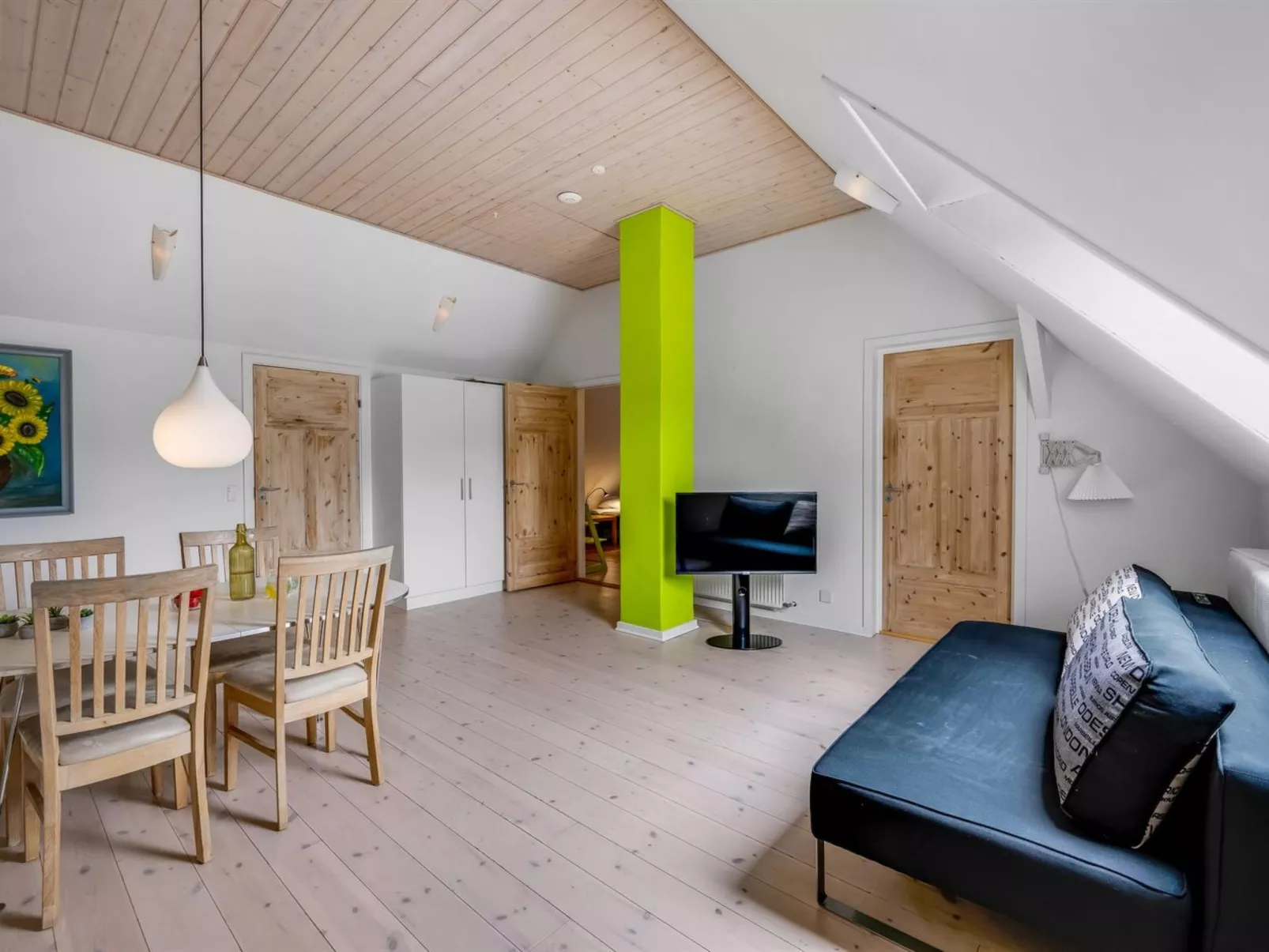 "Amma" - 21km from the sea-Drinnen