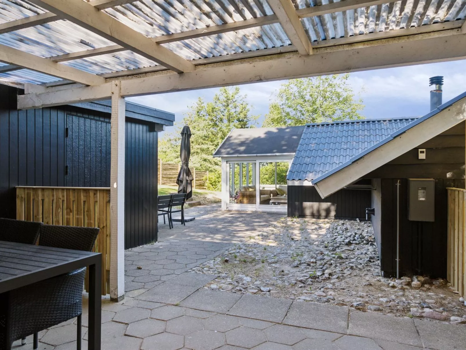 "Laurens" - 800m from the sea-Outside