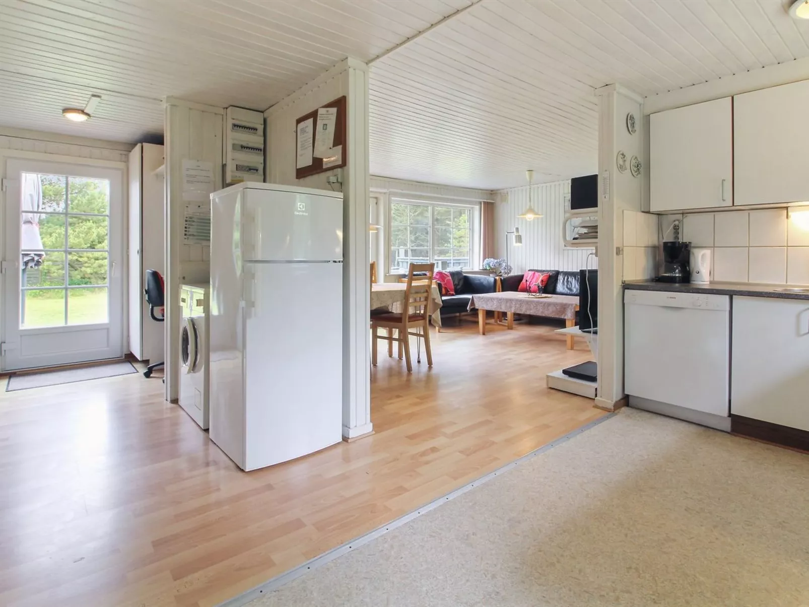 "Ylvi" - 2.8km from the sea-Dedans