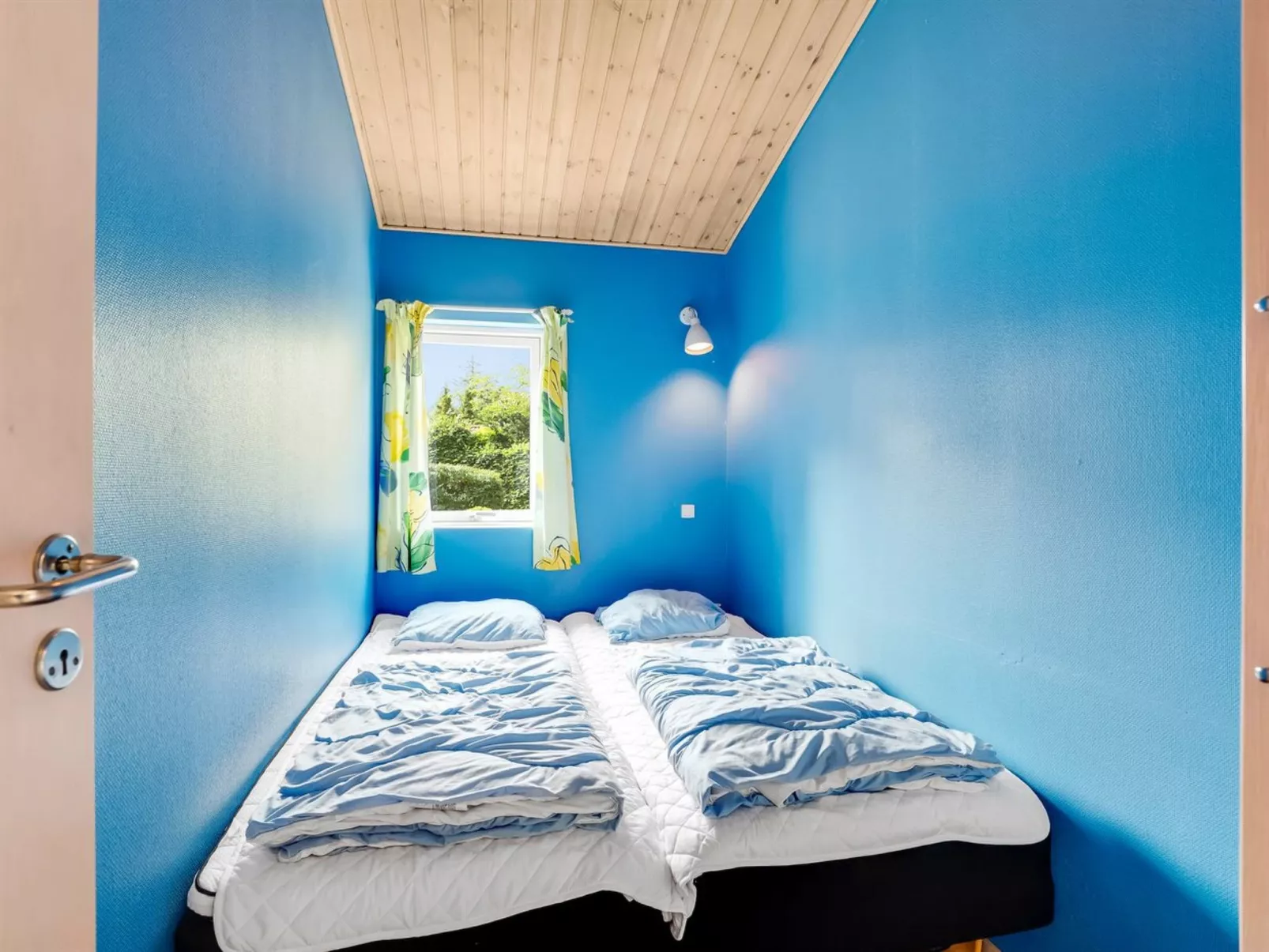 "Gravers" - 100m from the sea-Inside