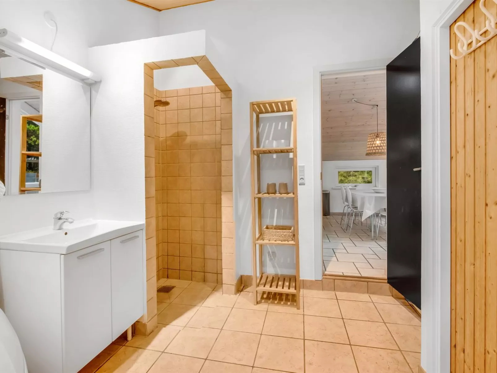 "Emila" - 2.2km from the sea-Drinnen