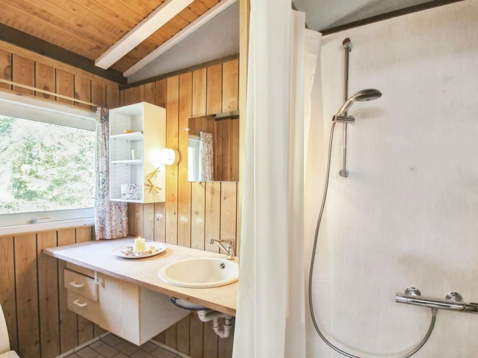 "Tuukka" - 350m from the sea-Drinnen