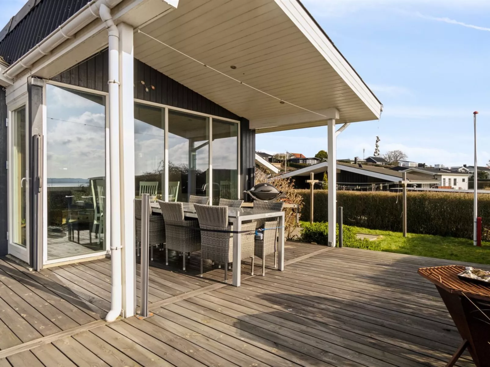 "Gyrid" - 150m from the sea-Outside