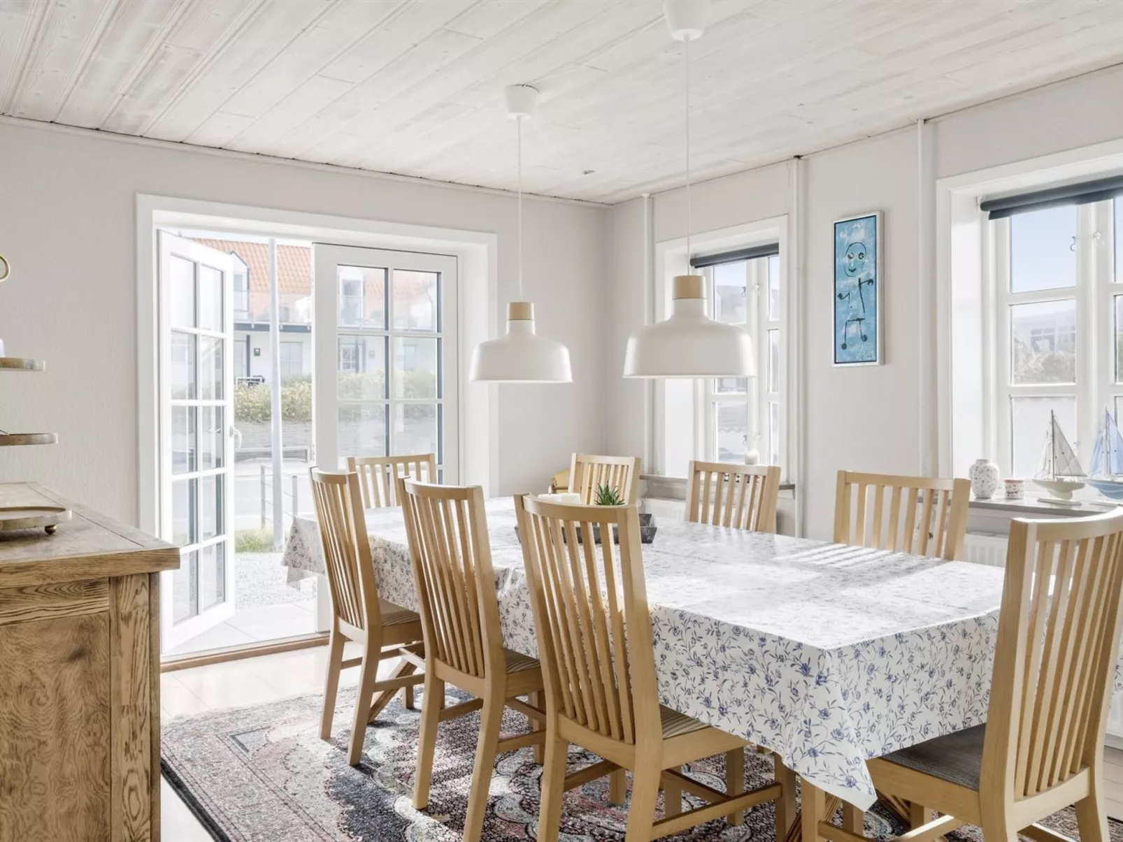 "Edin" - 100m from the sea-Drinnen