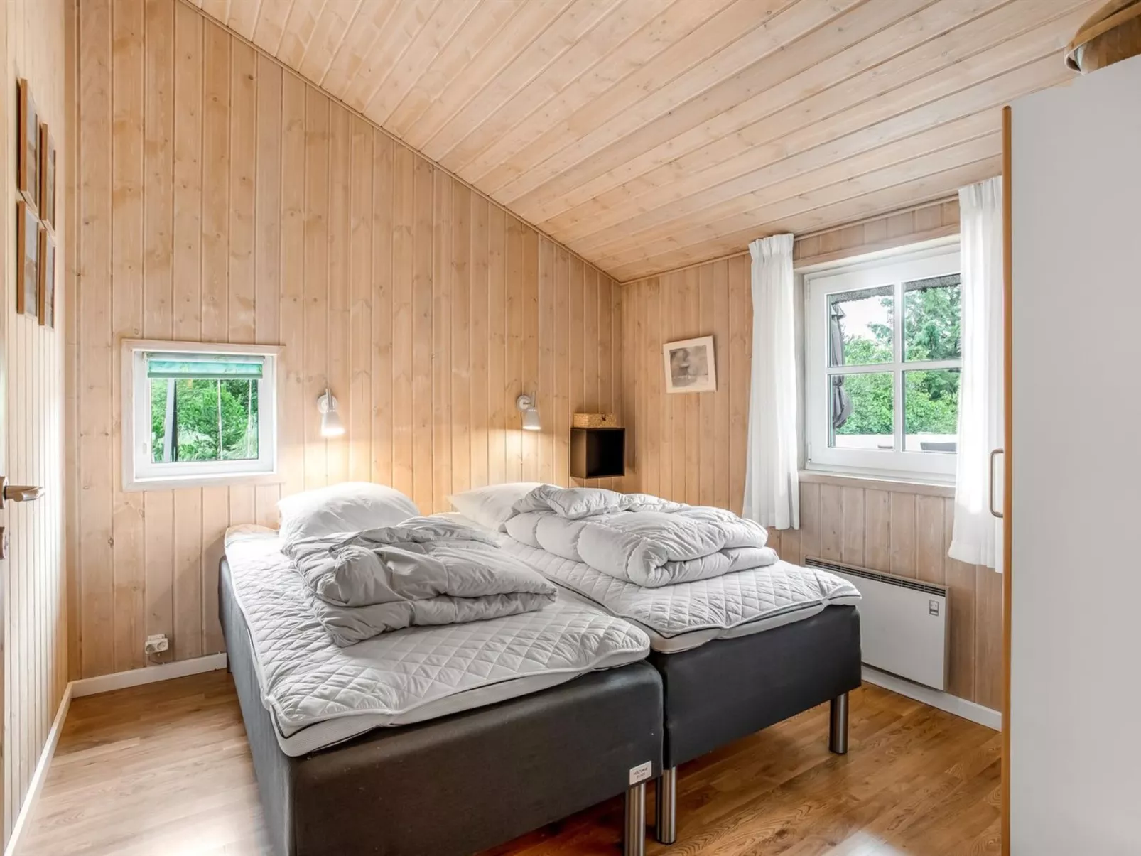 "Ronna" - 2.2km from the sea-Inside