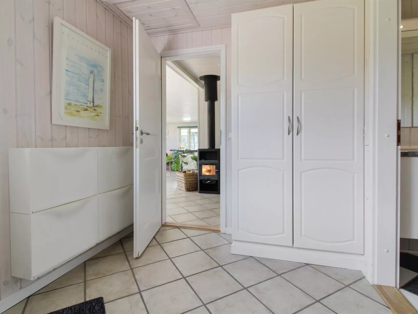 "Hillmari" - 200m from the sea-Inside