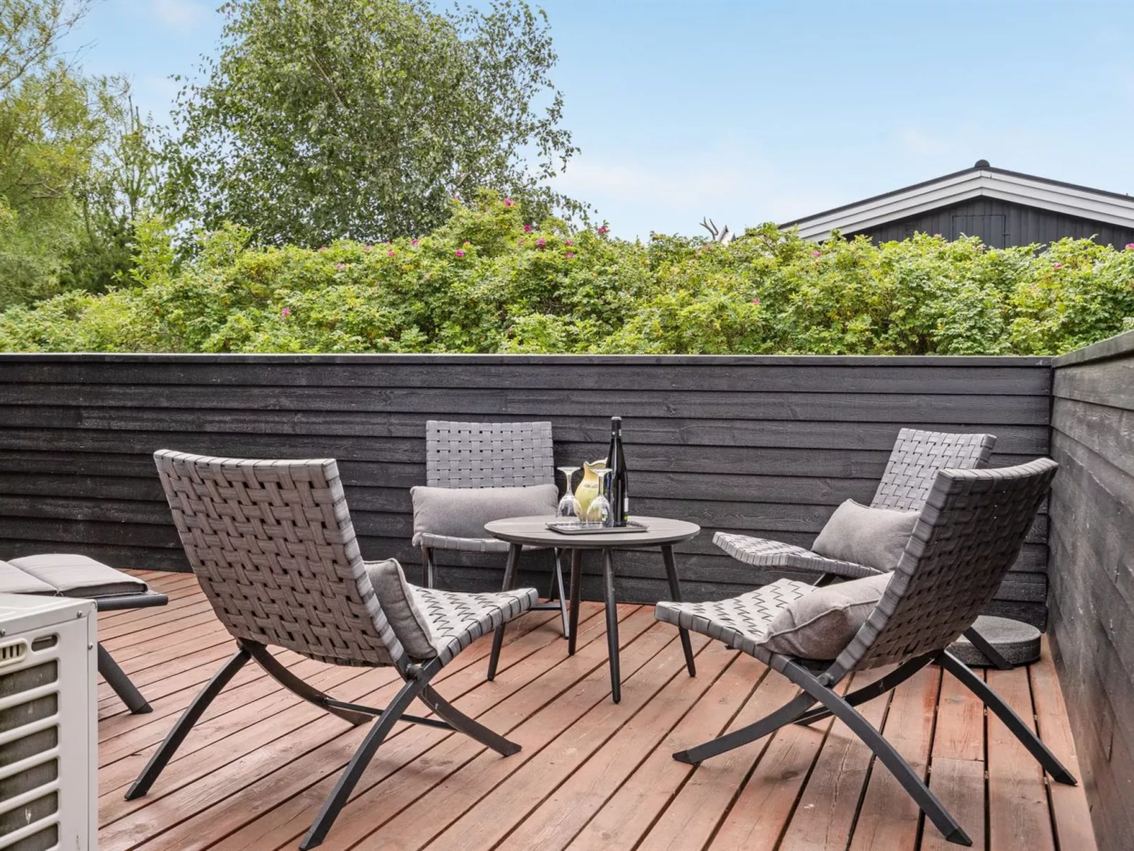 "Akkar" - 1.8km from the sea-Outside