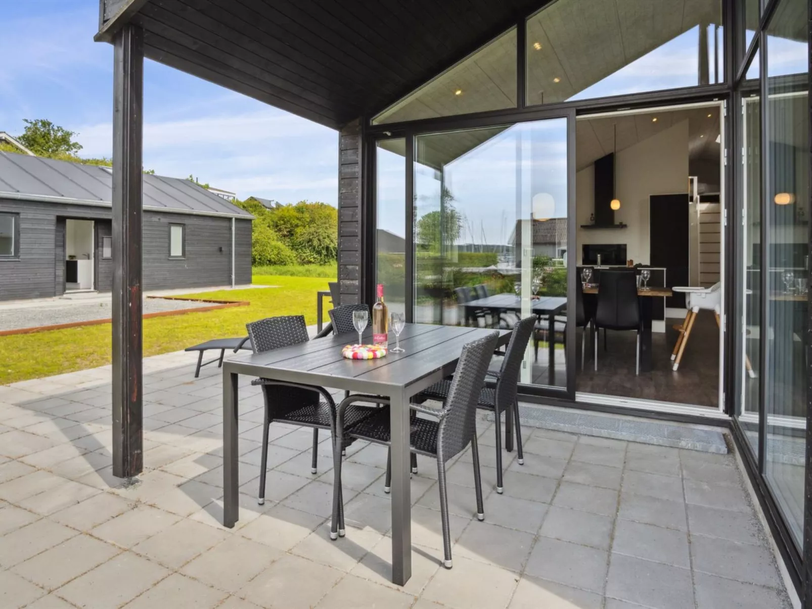 "Henryk" - 75m from the sea-Draußen