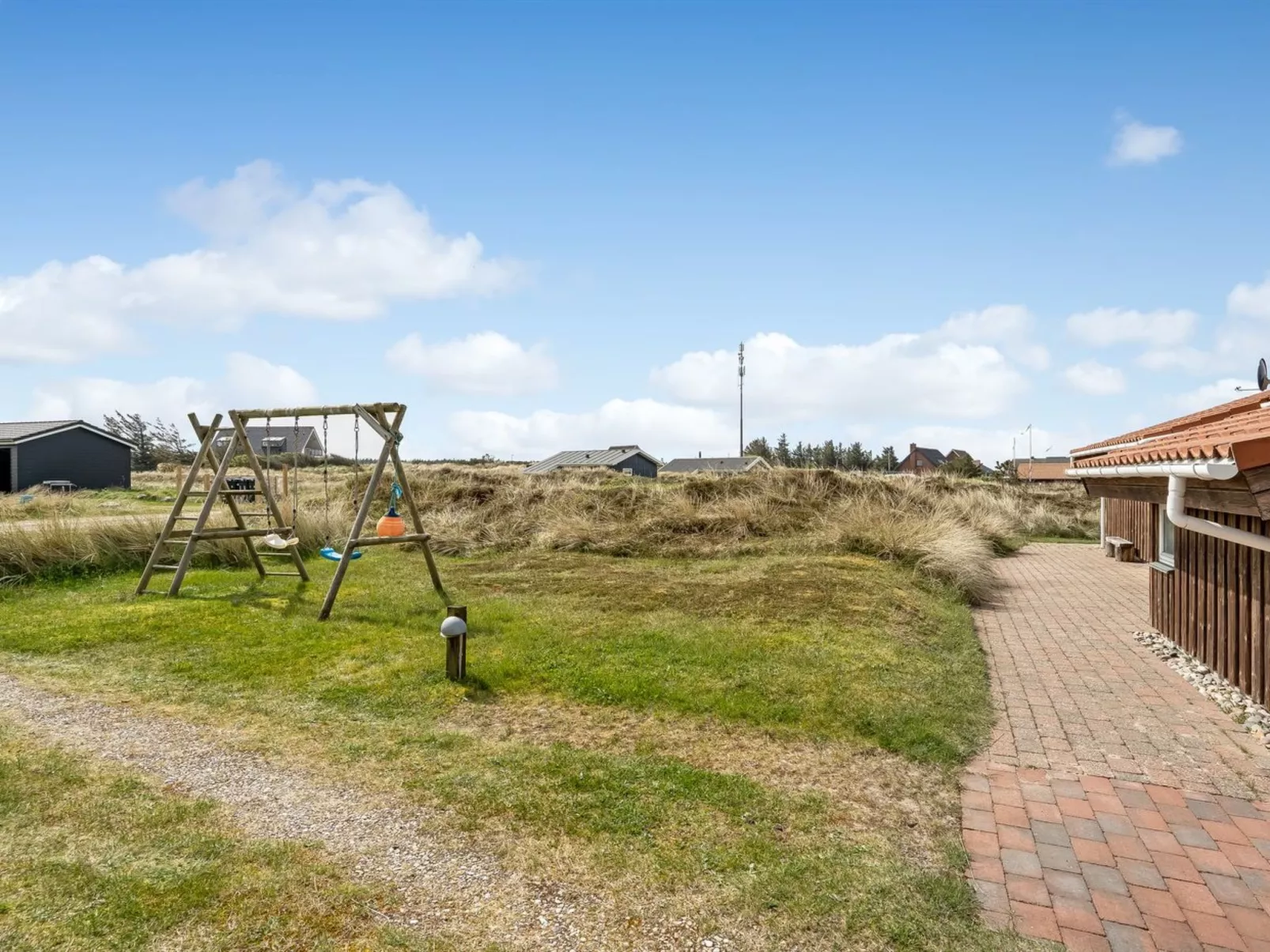 "Hughe" - 200m from the sea-Outside