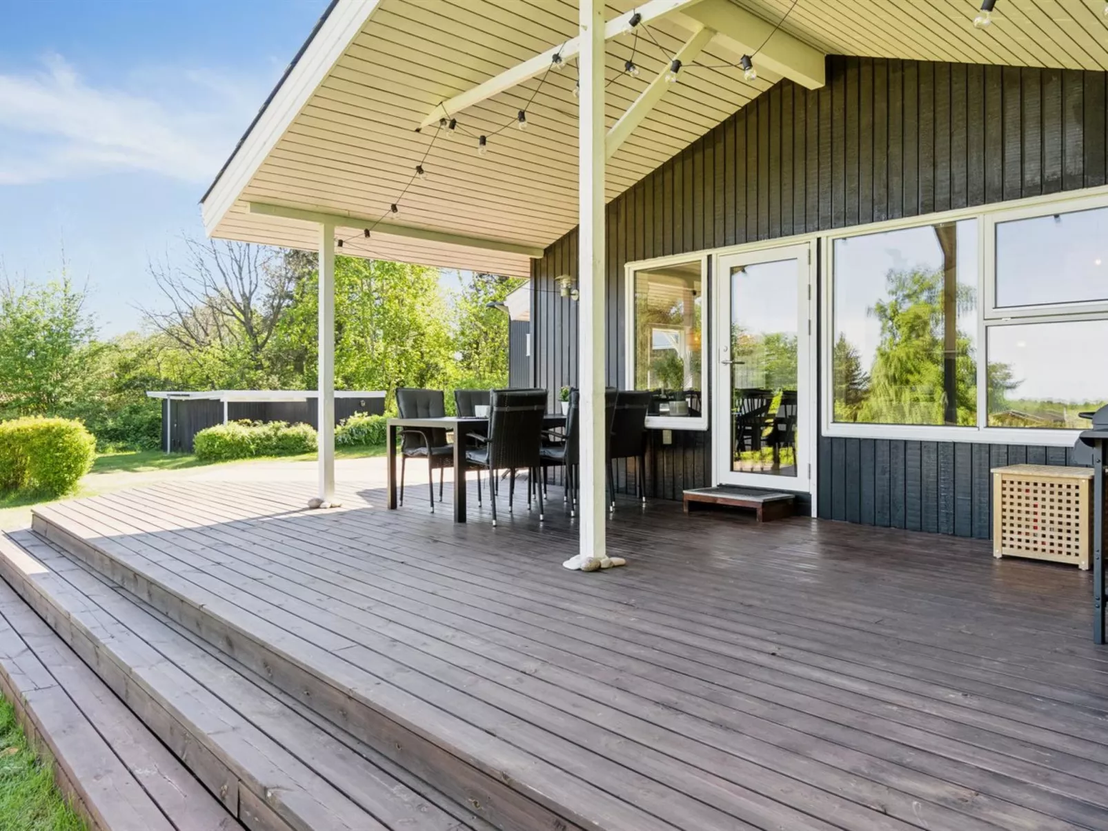 "Sheemen" - 900m from the sea-Outside