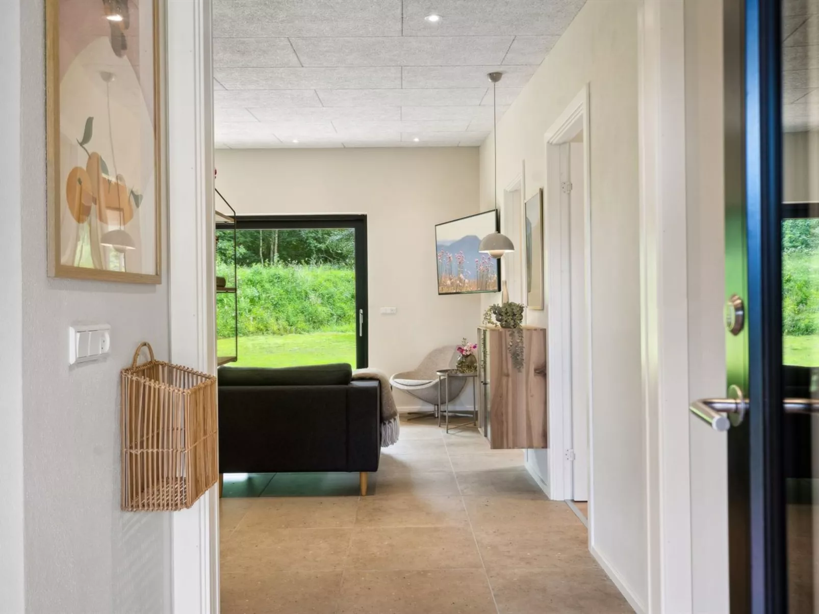 "Karlene" - 300m from the sea-Inside